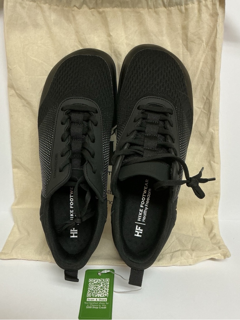 Hike Footwear Unisex Black Lightweight Sneakers M10 W12 NWT